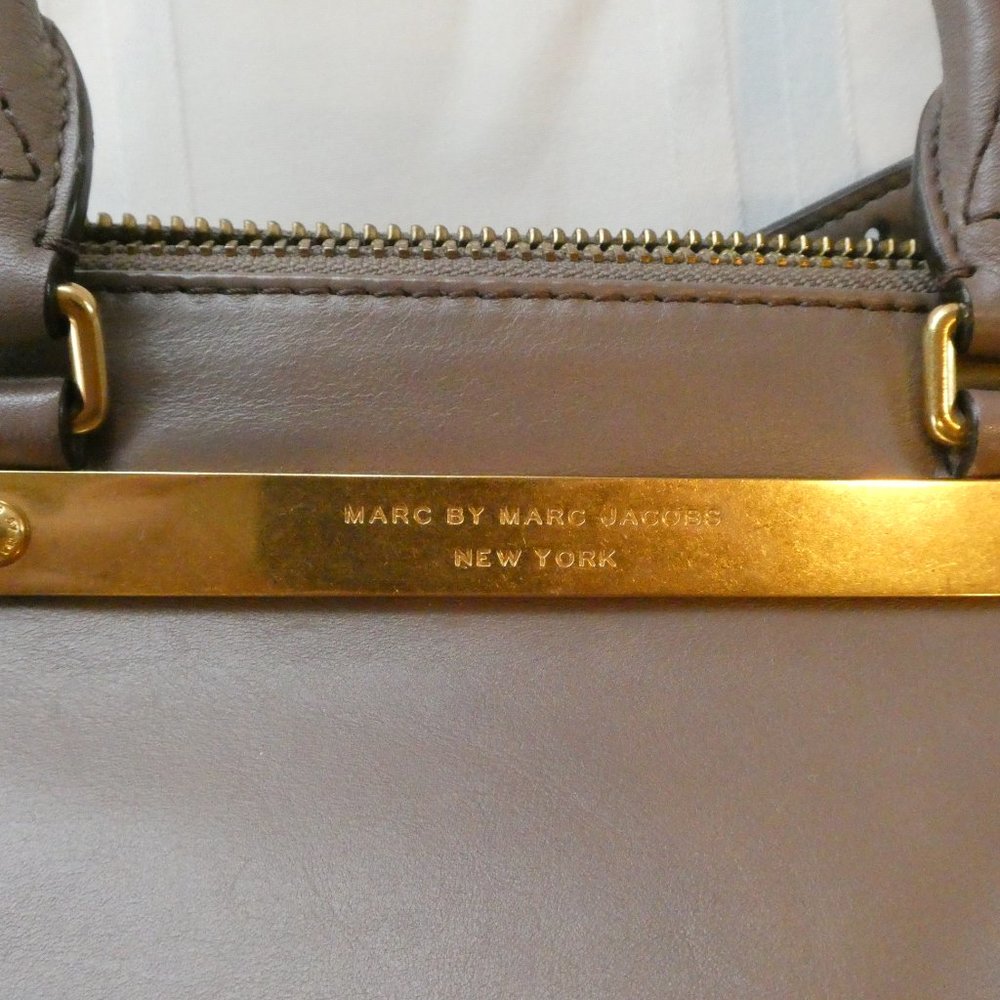 MARC JACOBS Goodbye Columbus Sylvie Top Handle Leather Satchel - Picture 15 of 16